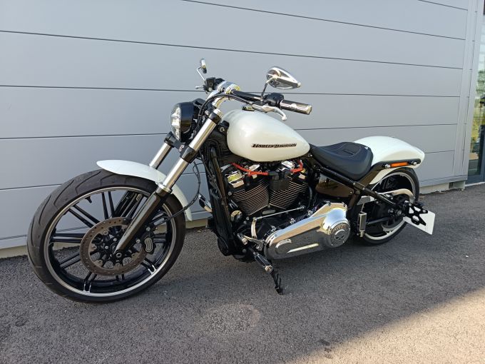 HARLEY-DAVIDSON SOFTAIL BREAKOUT 1868 4