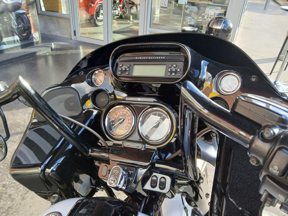 HARLEY-DAVIDSON TOURING ROAD GLIDE 1800 CVO 4
