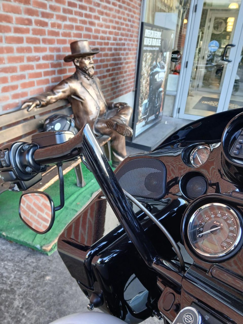 HARLEY-DAVIDSON TOURING ROAD GLIDE 1800 CVO 4