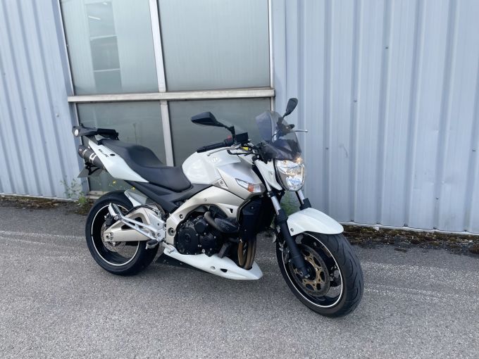 SUZUKI GSR 600 4