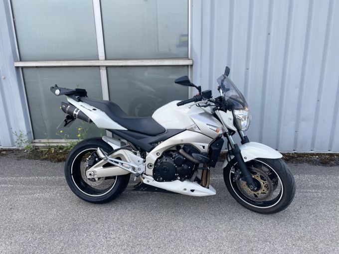 SUZUKI GSR 600 4