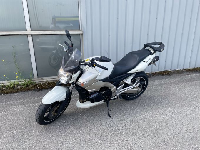 SUZUKI GSR 600 4