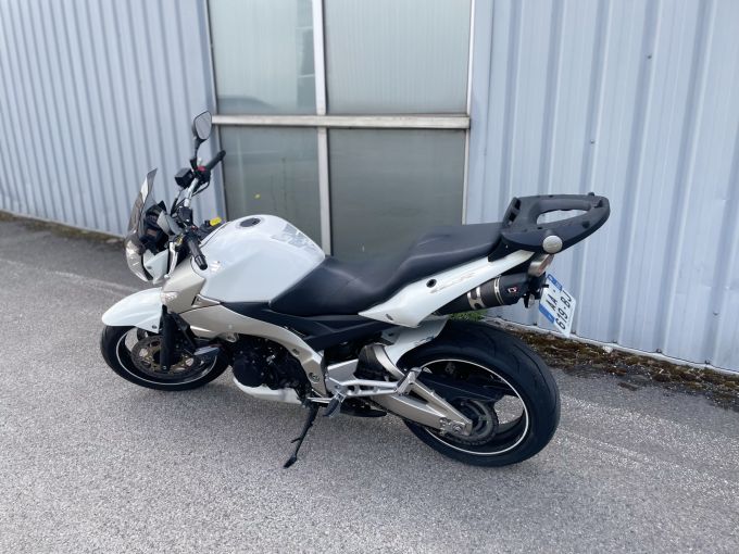 SUZUKI GSR 600 4