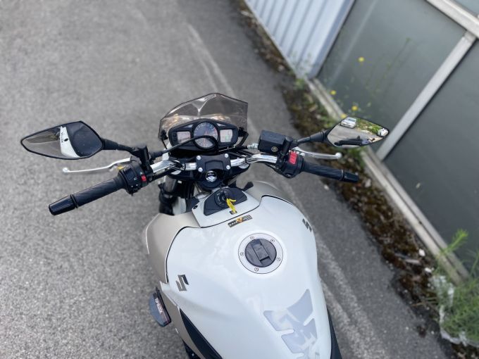 SUZUKI GSR 600 4