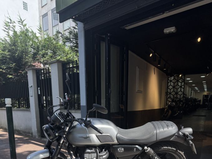 MOTO GUZZI V7 STONE 4