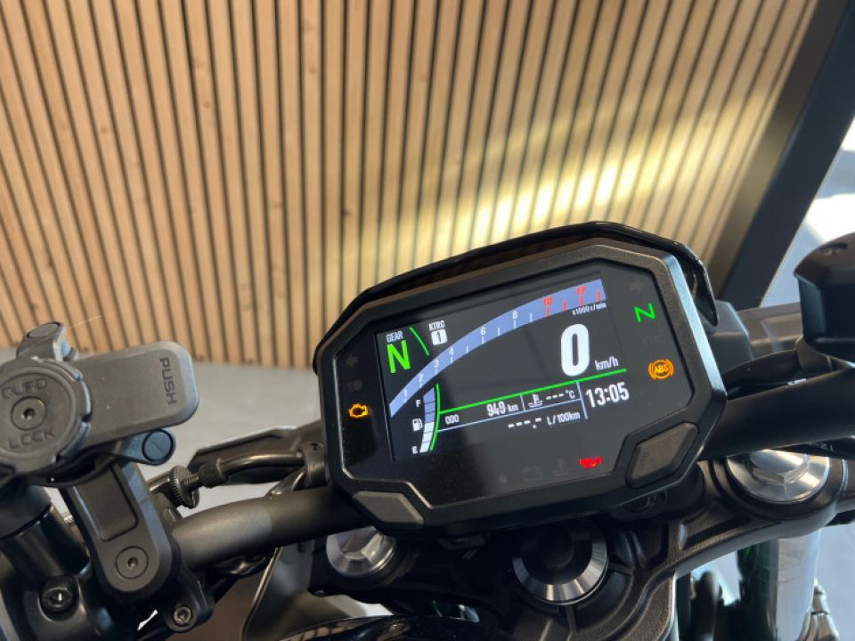 KAWASAKI Z650 ABS 4