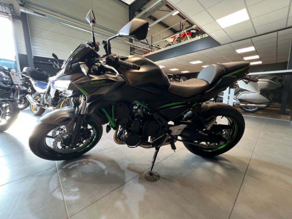 KAWASAKI Z650 ABS 4