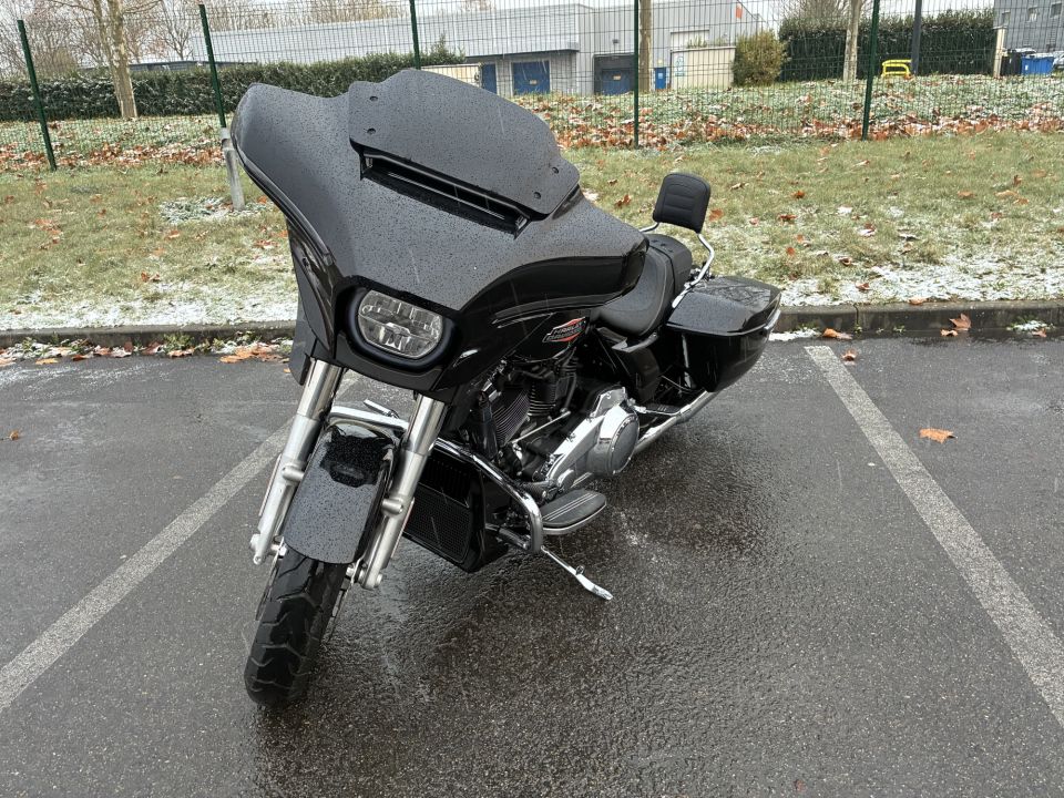 HARLEY-DAVIDSON TOURING STREET GLIDE 1923 4
