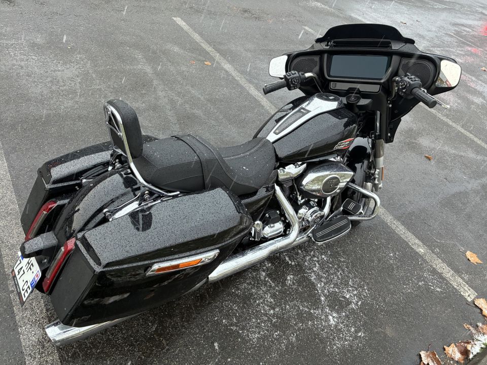 HARLEY-DAVIDSON TOURING STREET GLIDE 1923 4