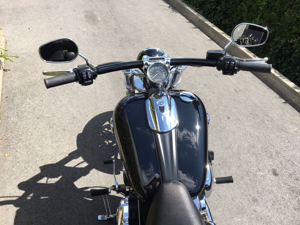 HARLEY-DAVIDSON SOFTAIL BREAKOUT 1690 4