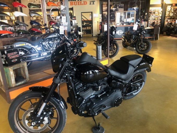 HARLEY-DAVIDSON SOFTAIL LOW RIDER 1868 S 4