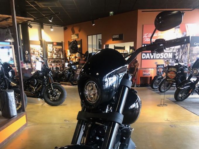 HARLEY-DAVIDSON SOFTAIL LOW RIDER 1868 S 4