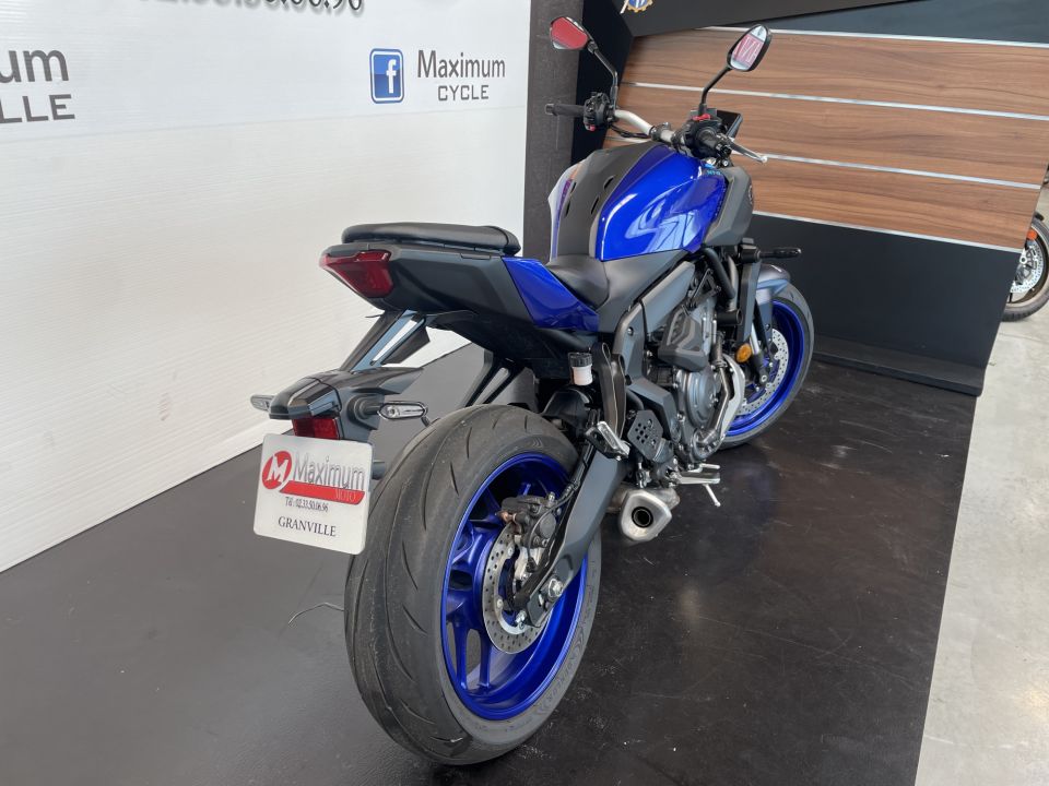 YAMAHA MT-07 Y-AMT 4