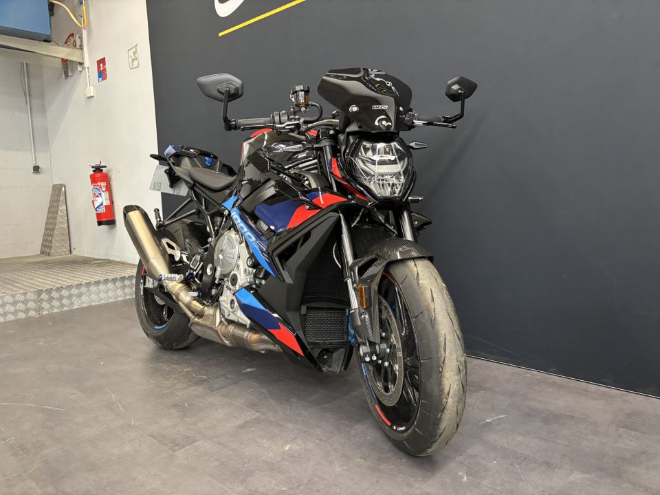 BMW M 1000R 4