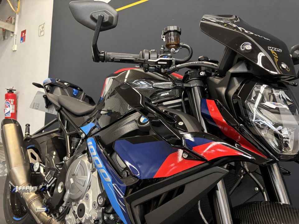 BMW M 1000R 4