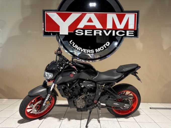 YAMAHA MT-07 (47.5CV) 4
