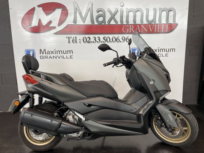 YAMAHA XMAX 300 Tech Max 4