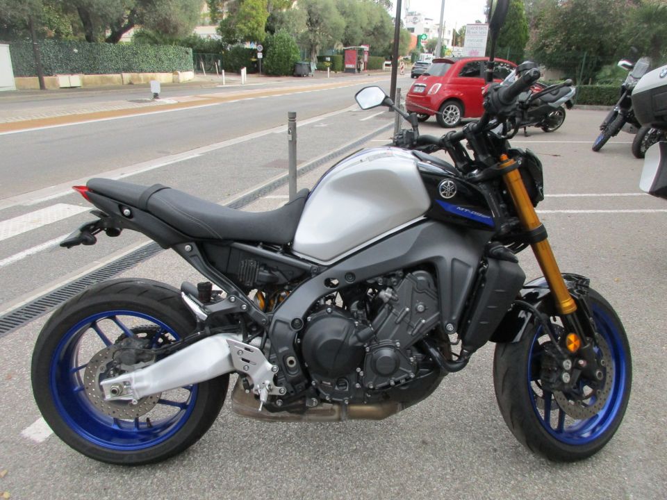 YAMAHA MT-09 SP 4