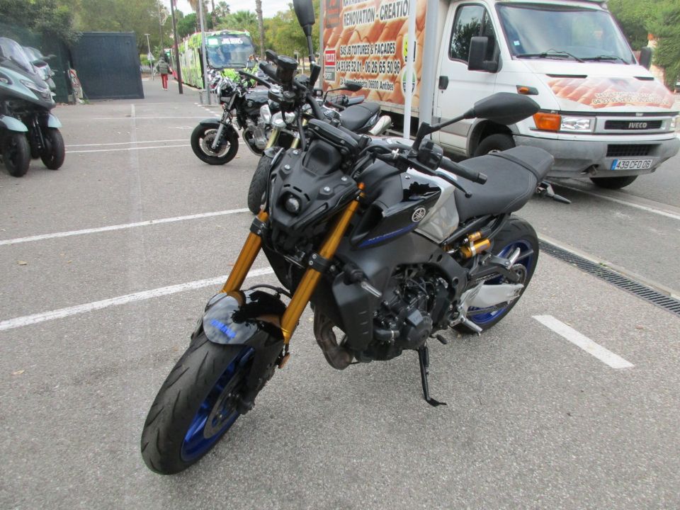 YAMAHA MT-09 SP 4
