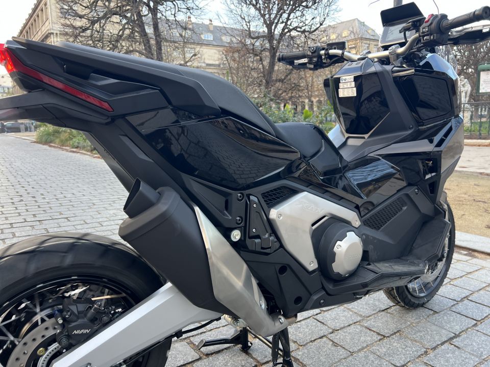 HONDA X-ADV 4