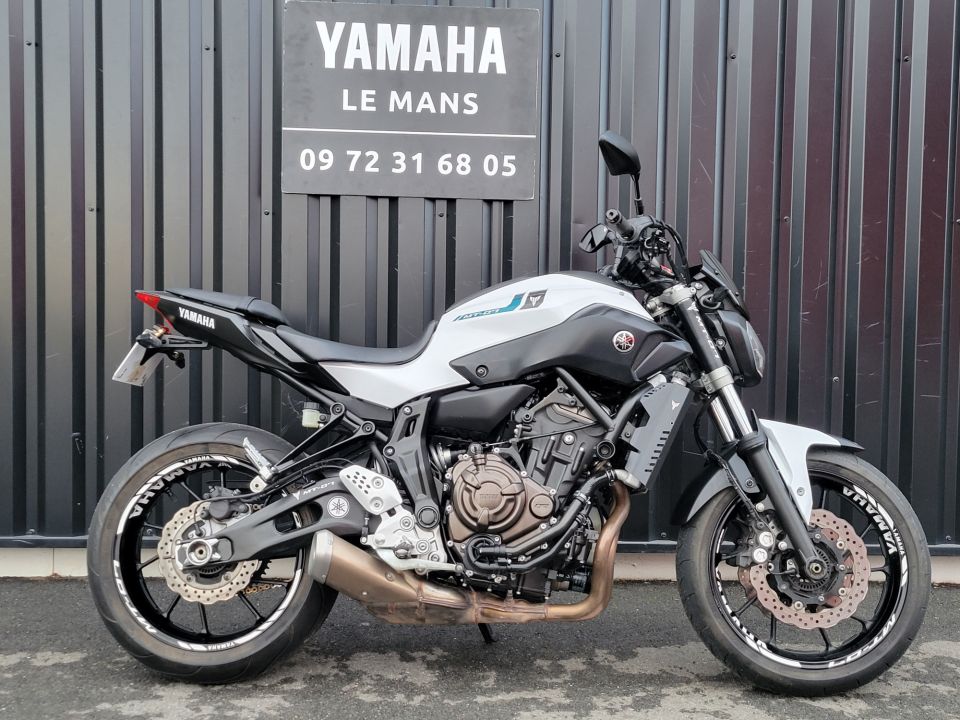 YAMAHA MT-07 (47.5CV) 4