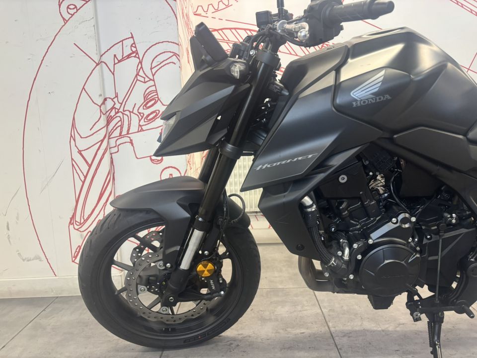 HONDA CB 750 HORNET 4