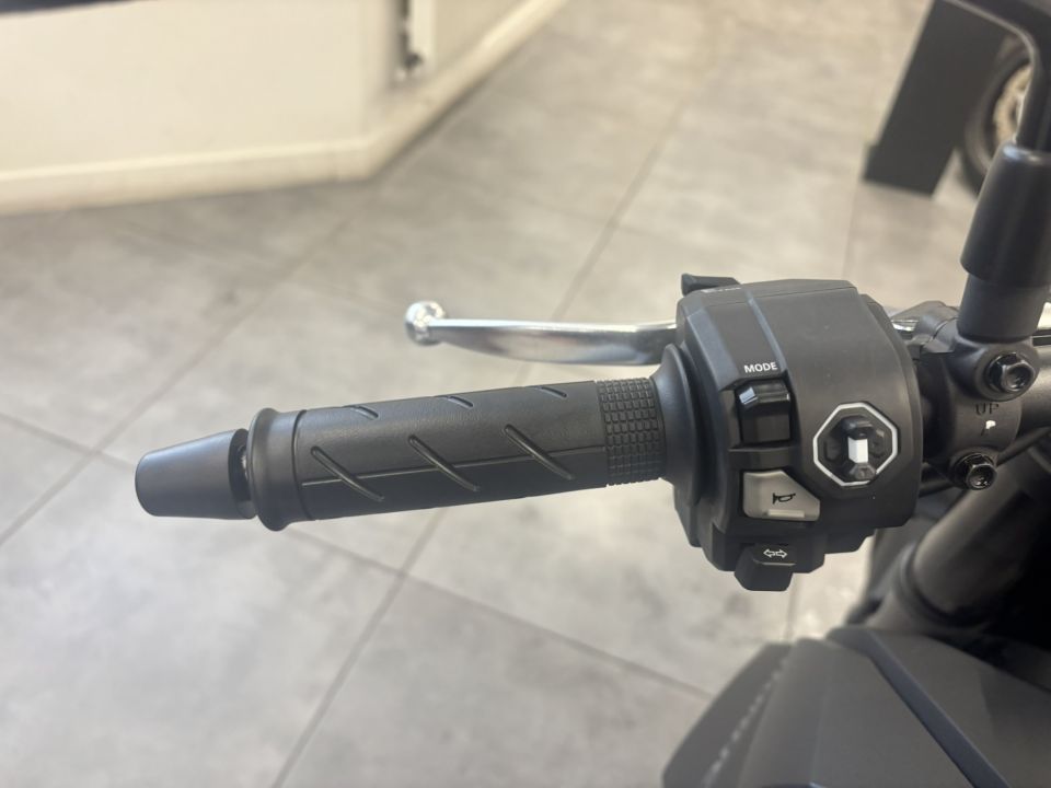 HONDA CB 750 HORNET 4