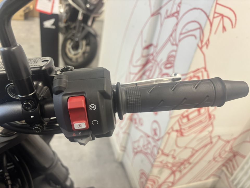 HONDA CB 750 HORNET 4