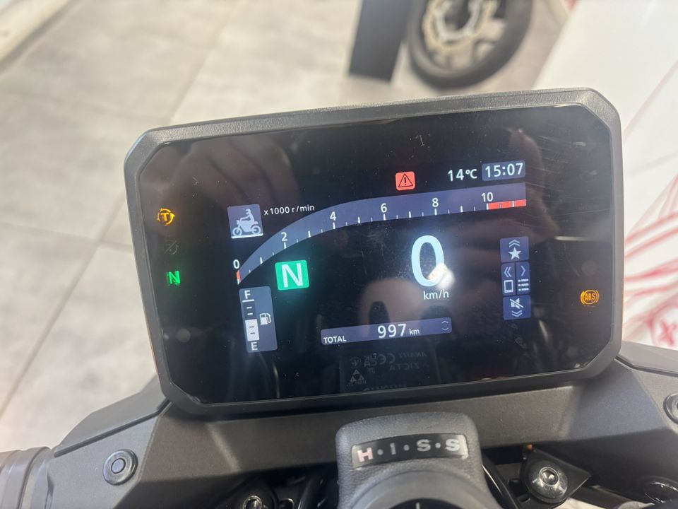 HONDA CB 750 HORNET 4