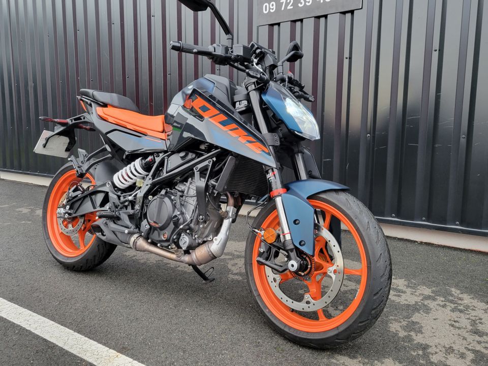 KTM 125 DUKE ABS 4
