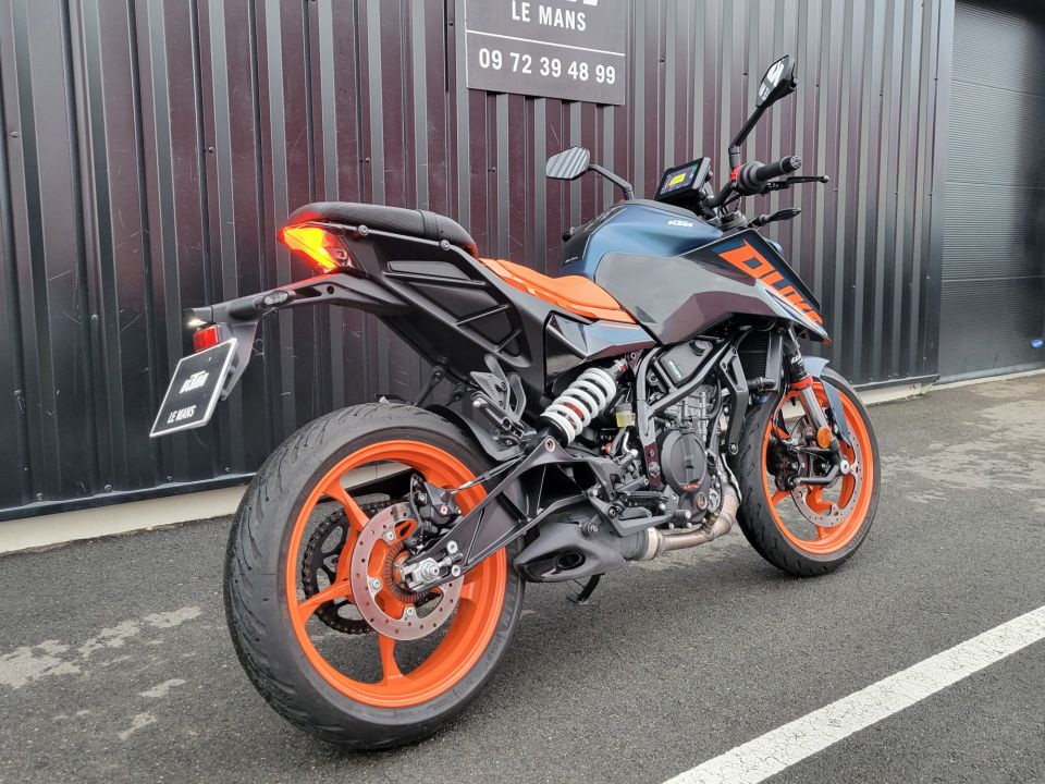 KTM 125 DUKE ABS 4