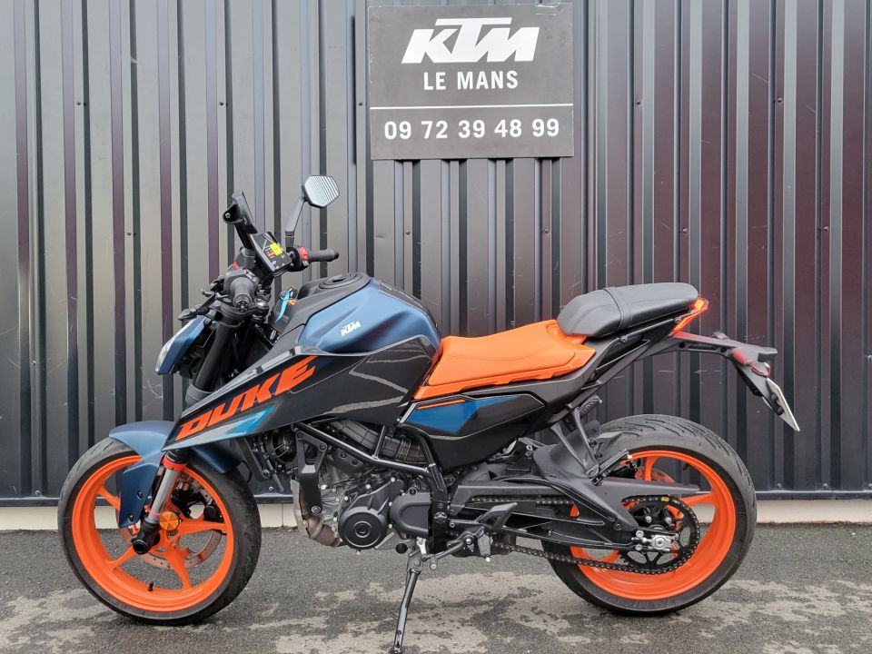 KTM 125 DUKE ABS 4