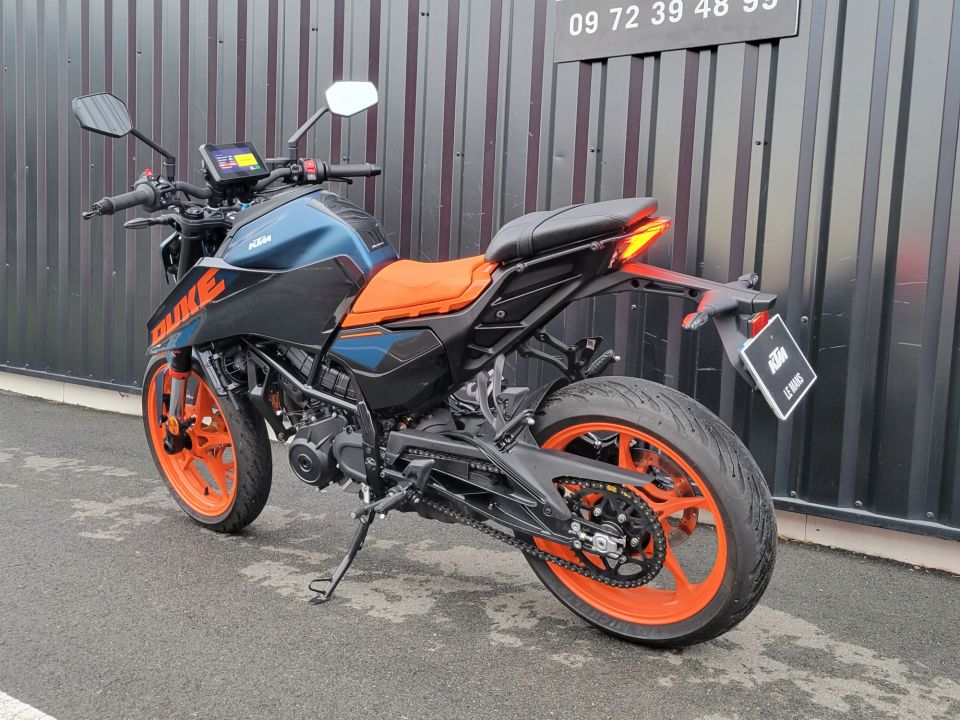 KTM 125 DUKE ABS 4