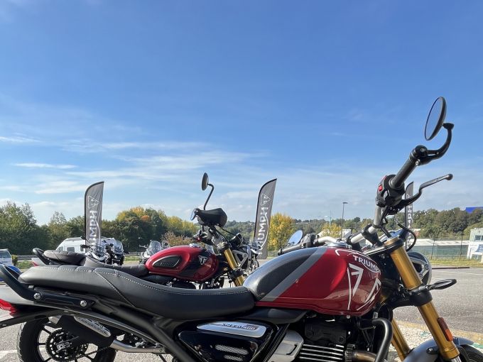 TRIUMPH SPEED 400 4