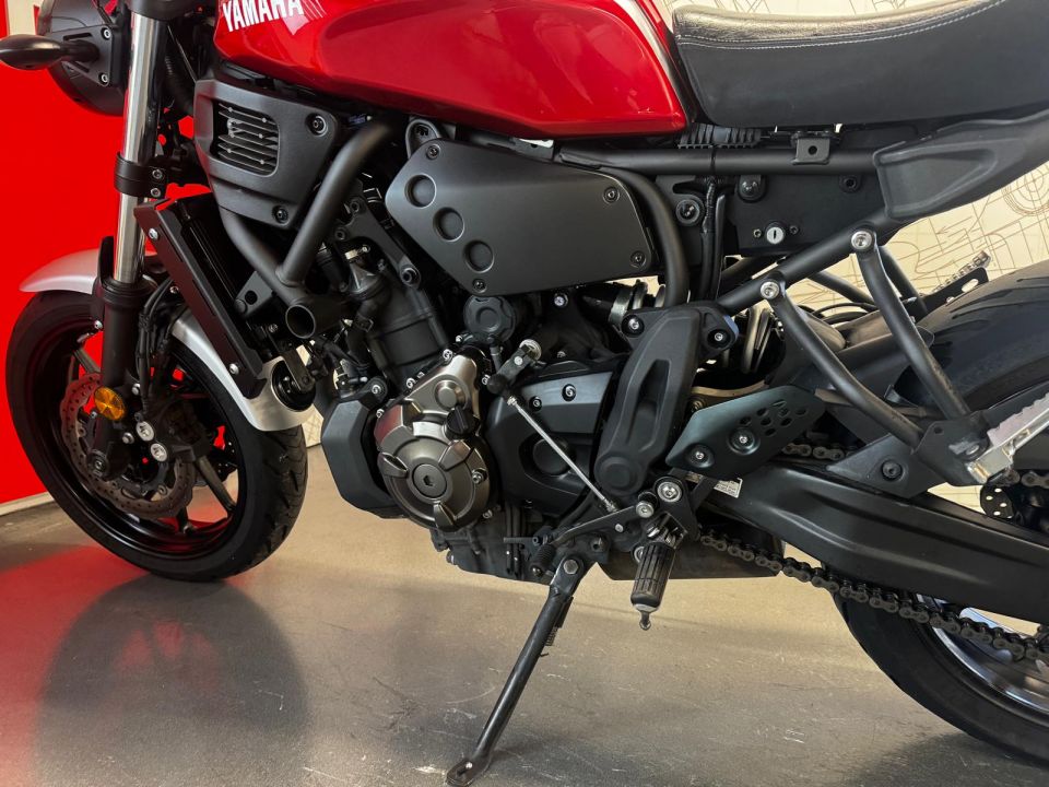 YAMAHA XSR 700 4