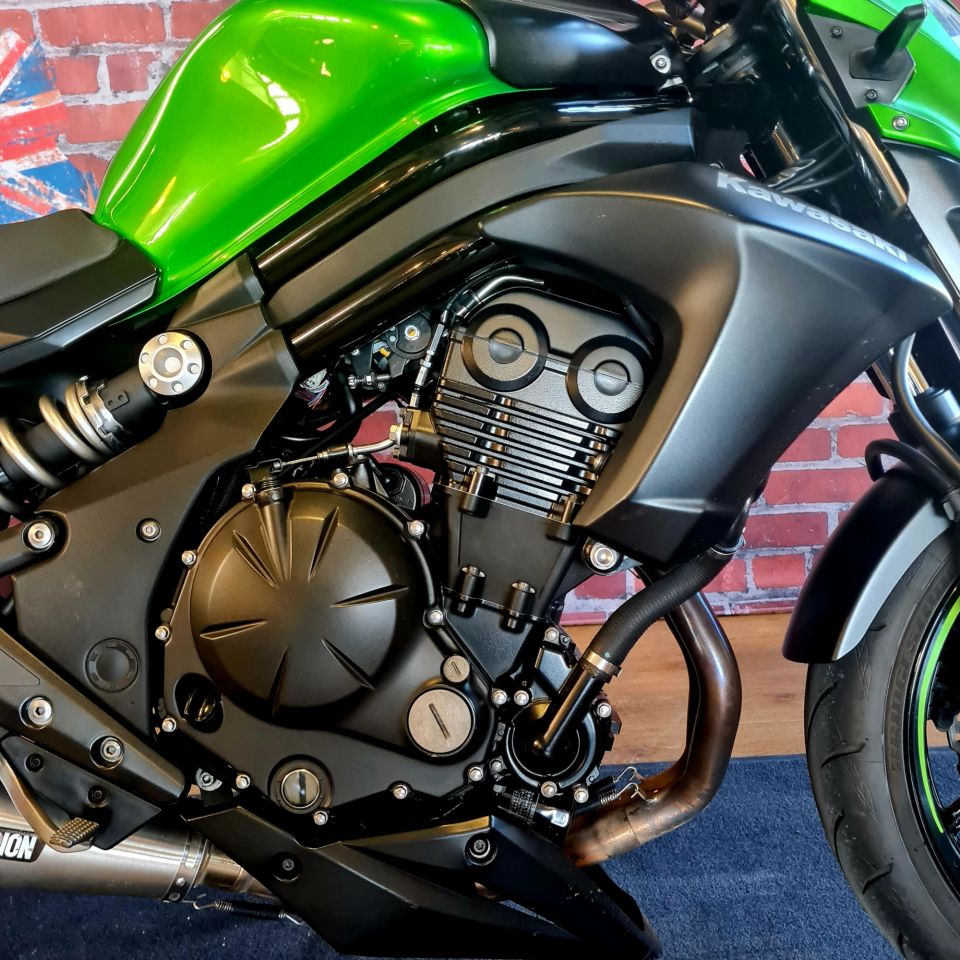 KAWASAKI ER-6 (47.5CV) 4