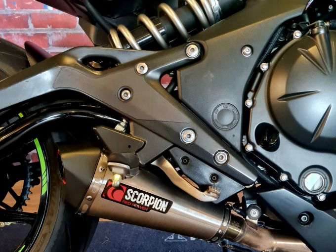 KAWASAKI ER-6 (47.5CV) 4