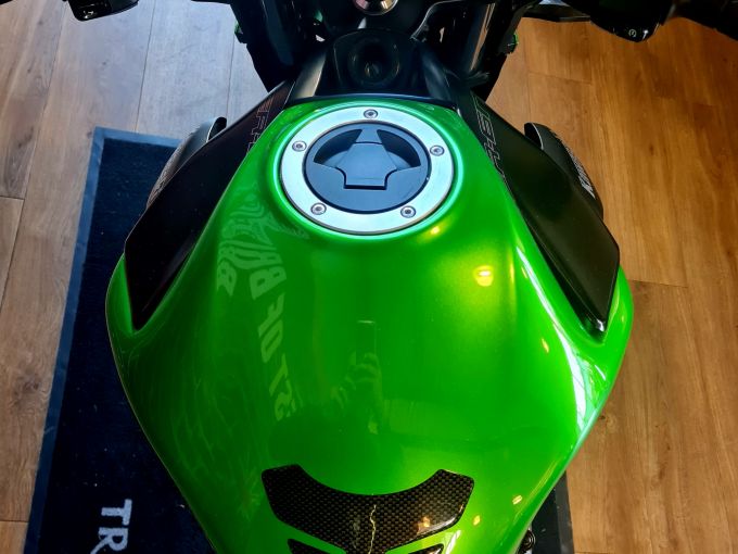 KAWASAKI ER-6 (47.5CV) 4