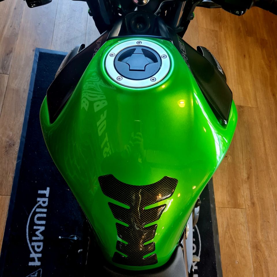 KAWASAKI ER-6 (47.5CV) 4