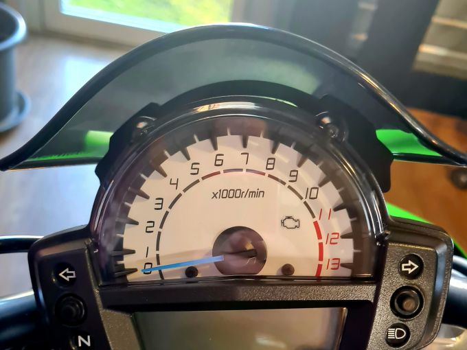 KAWASAKI ER-6 (47.5CV) 4