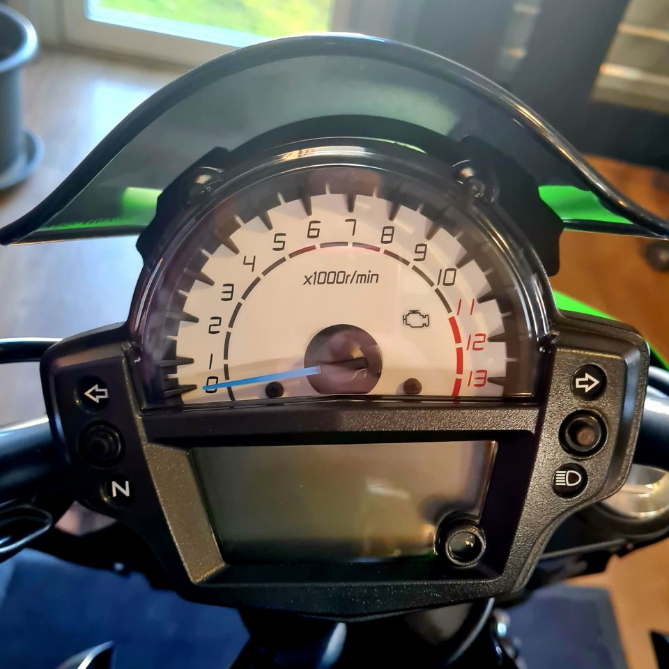 KAWASAKI ER-6 (47.5CV) 4