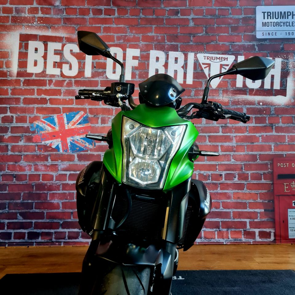 KAWASAKI ER-6 (47.5CV) 4