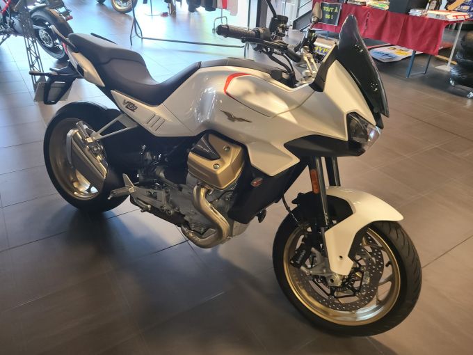 MOTO GUZZI V100  MANDELLO 4