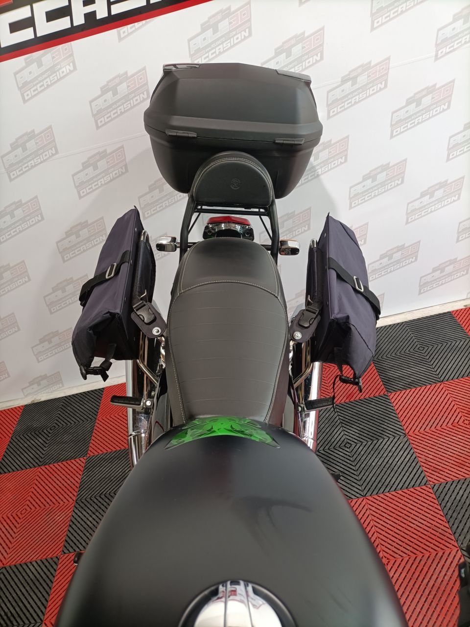 ROYAL ENFIELD INTERCEPTOR 4