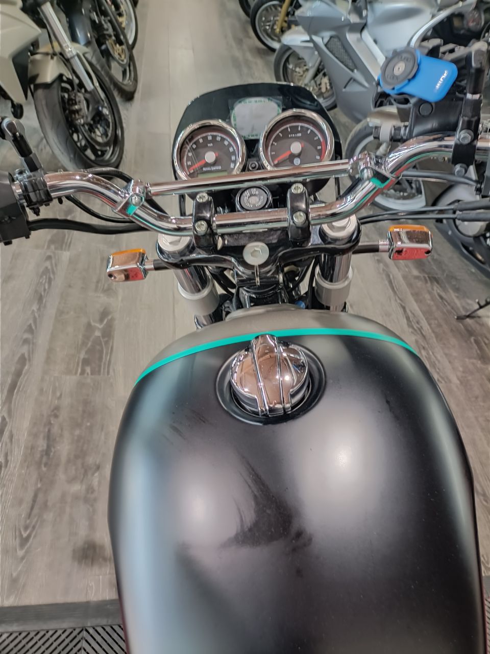 ROYAL ENFIELD INTERCEPTOR 4