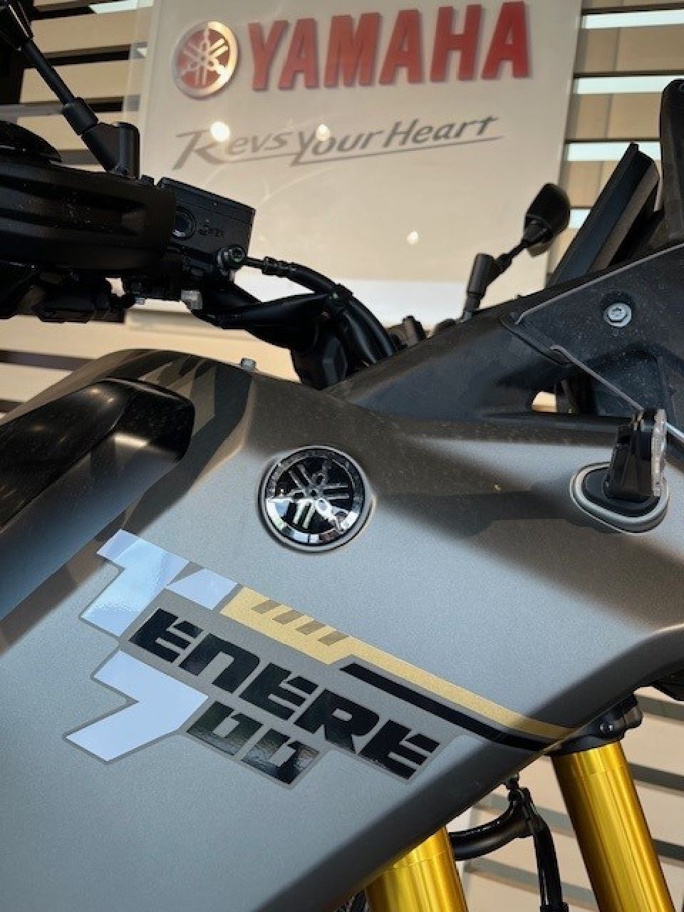 YAMAHA XTZ TENERE 700 4