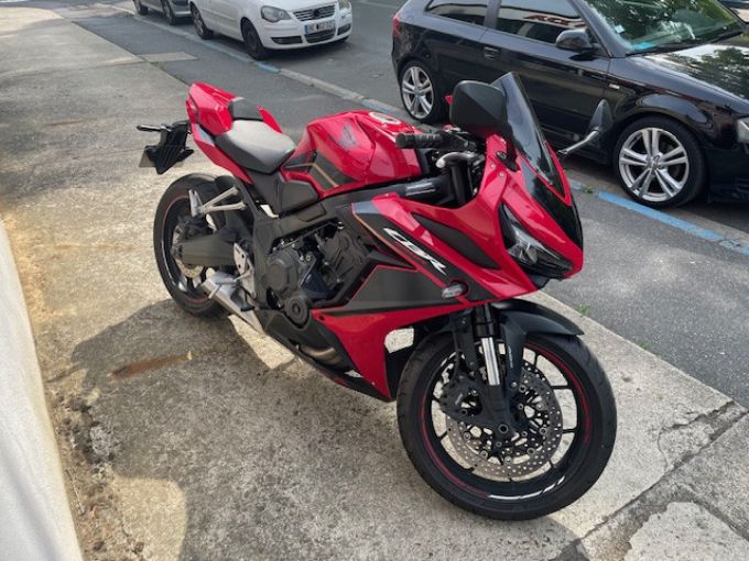 HONDA CBR650R 4