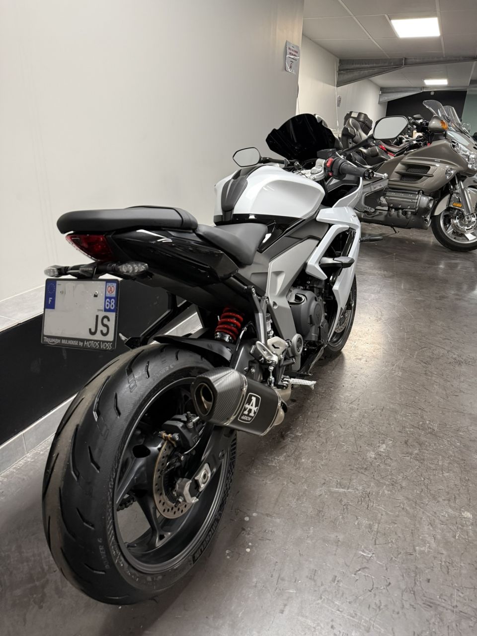 TRIUMPH 	DAYTONA 660 4