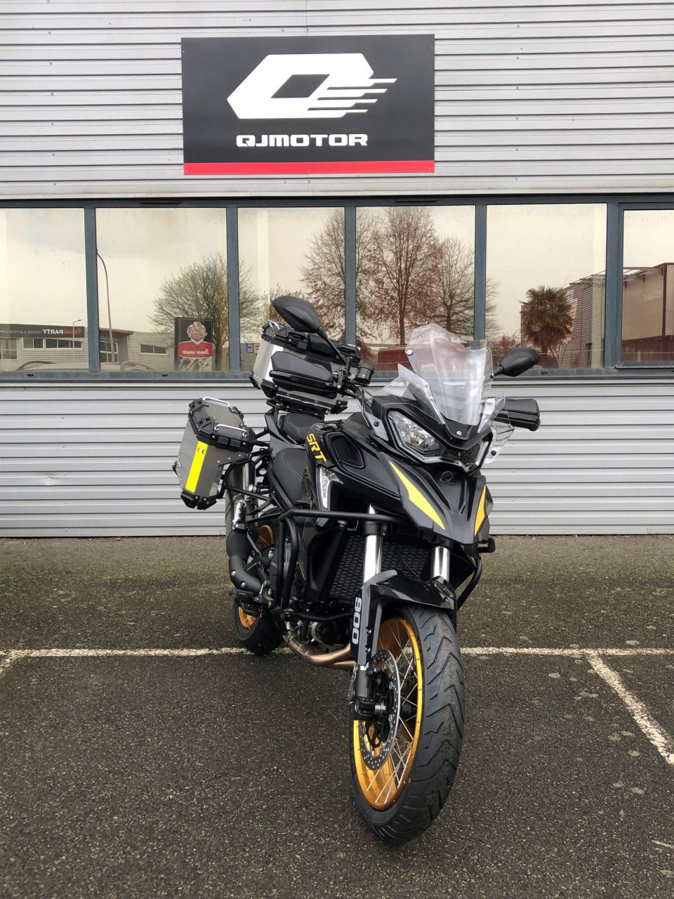 QJ MOTOR SRT 900 SX Touring 4