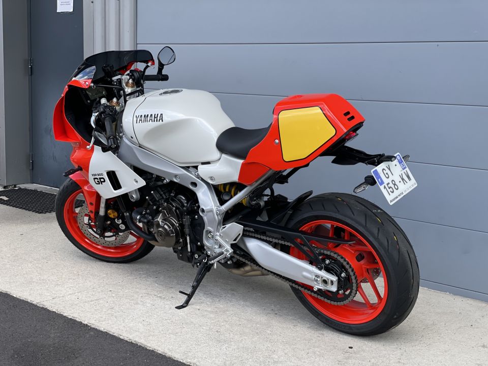 YAMAHA XSR 900 GP 4